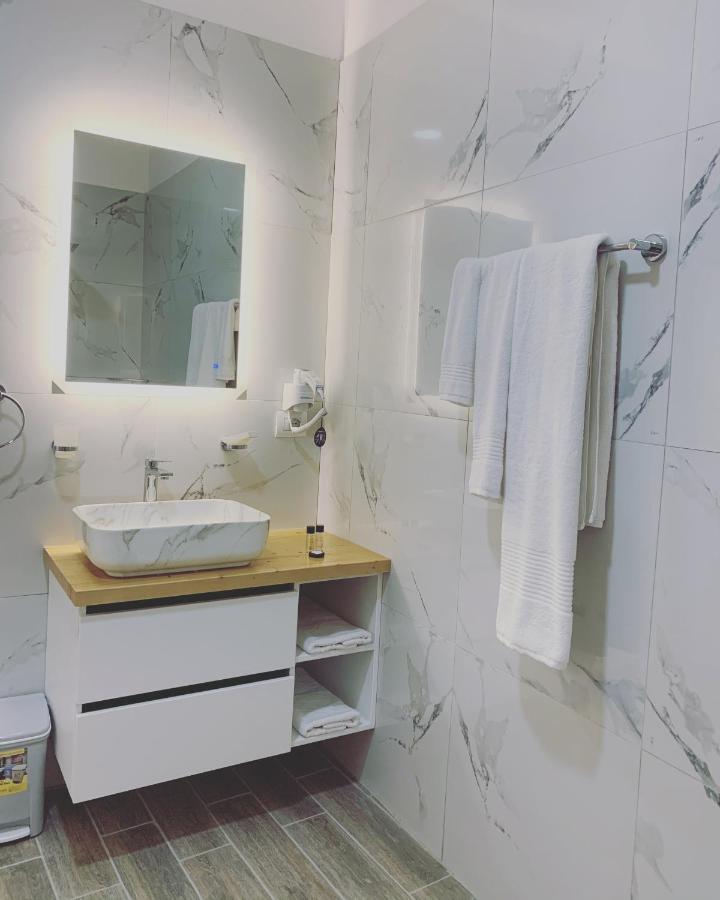 Belux Hotel Tiranë Eksteriør bilde