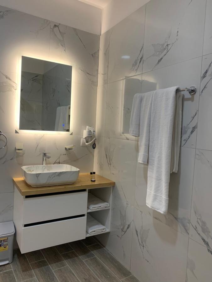 Belux Hotel Tiranë Eksteriør bilde