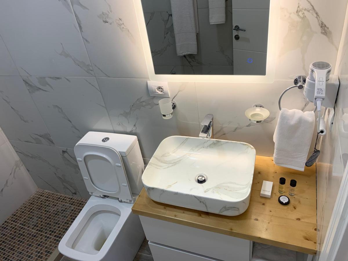 Belux Hotel Tiranë Eksteriør bilde
